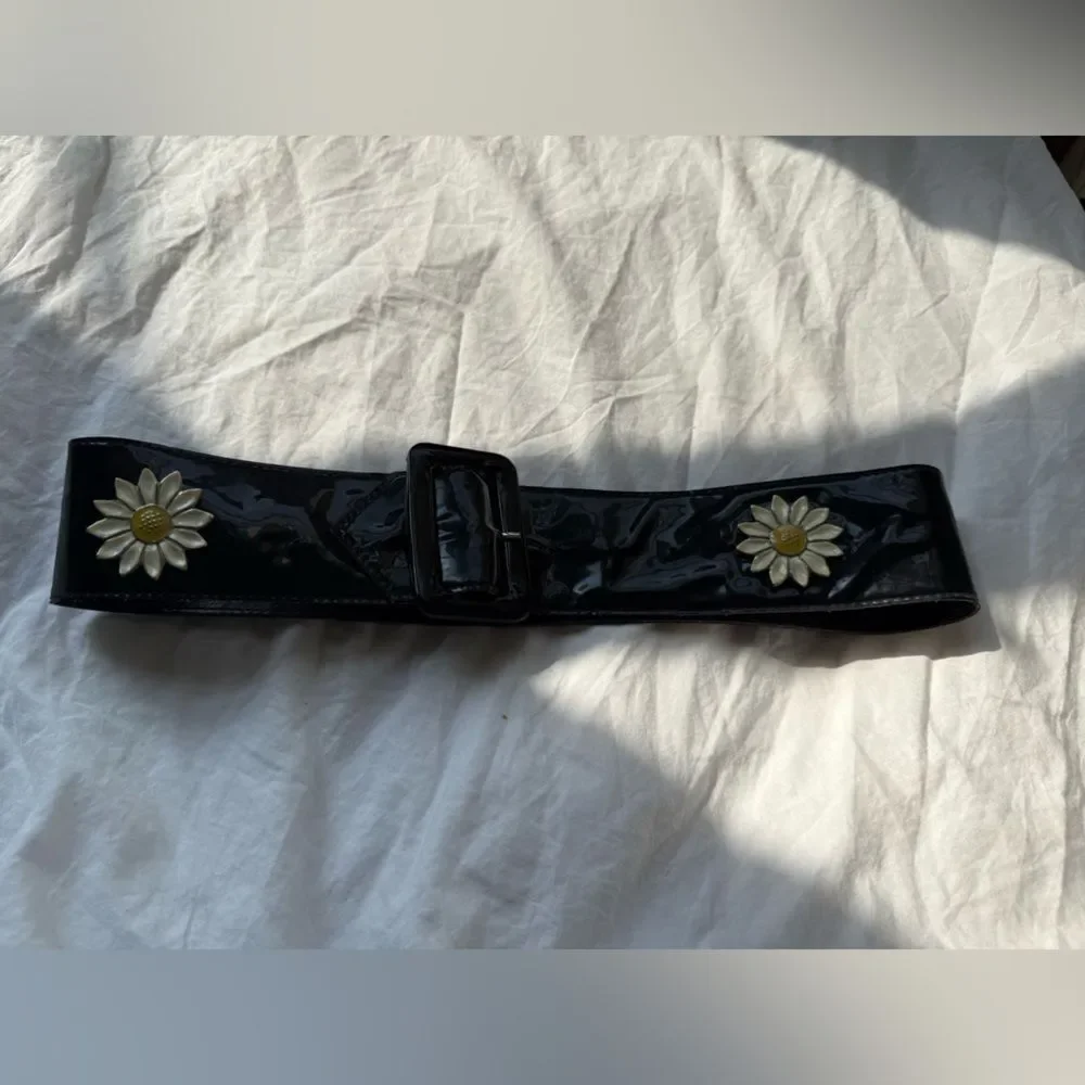 1990s Cottage Flower Power Daisy Belts
